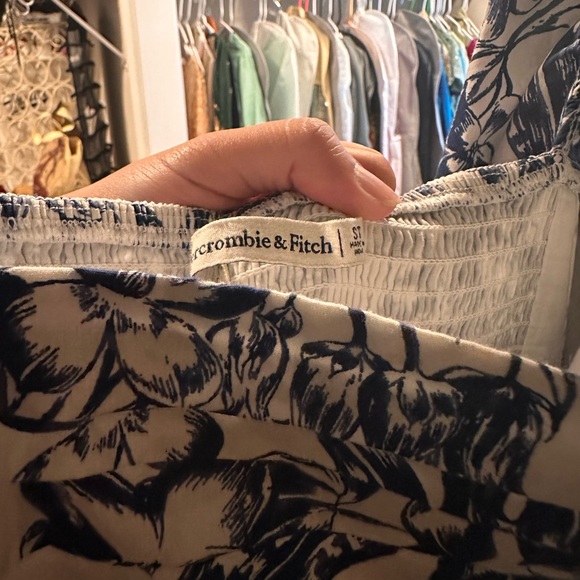 Abercrombie Emerson Puff sleeve midi dress - Picture 7 of 7